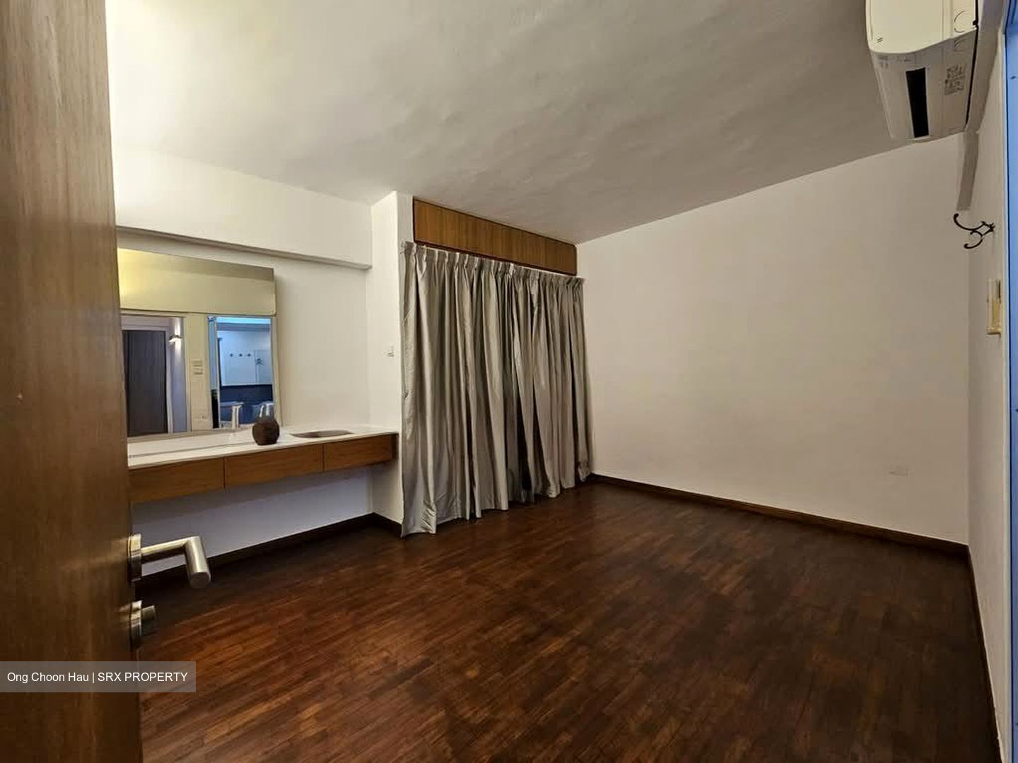 Pine Grove (D21), Condominium #559903591